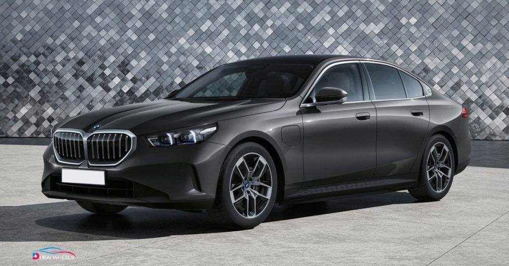 BMW 5 Series features UAE showcasing advanced infotainment, digital displays, and luxury sedan technology