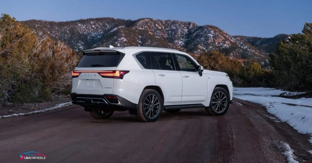 Lexus LX600 UAE luxury SUV design and strong road presence in Dubai