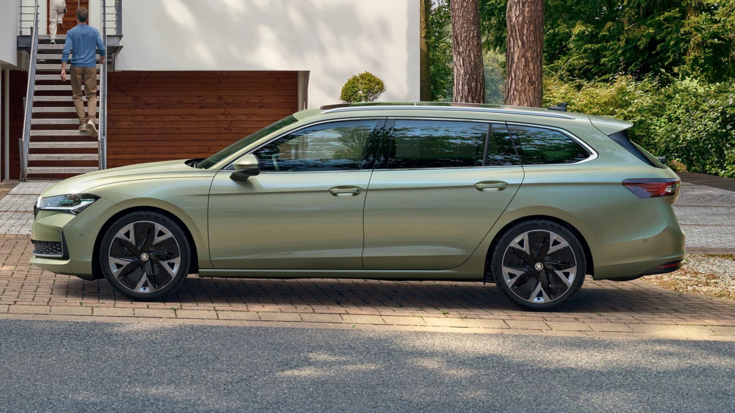 All-New Superb Combi