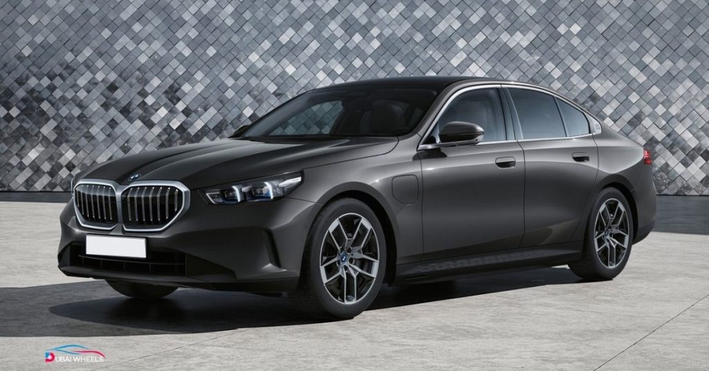 BMW 5 Series features UAE showcasing advanced infotainment, digital displays, and luxury sedan technology
